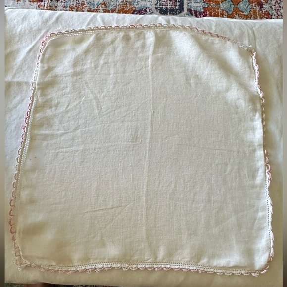 Set of 3 Vintage Crochet Edged Handkerchiefs. Floral Embroidered & Solid White. - Picture 7 of 13